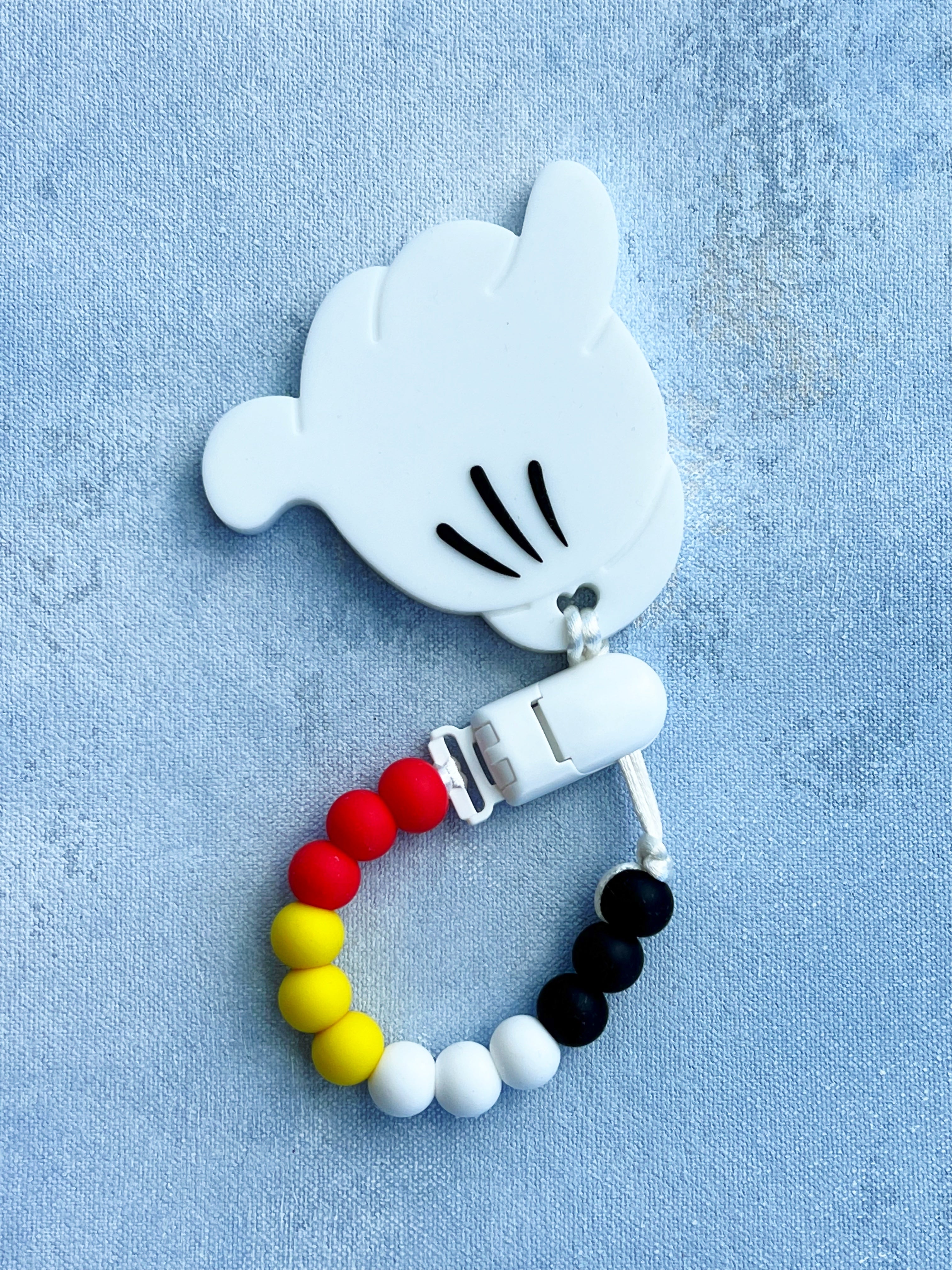 Mickey Teether Keiki Bites | Mickey Shaka Teether with Clip – Hopscotch